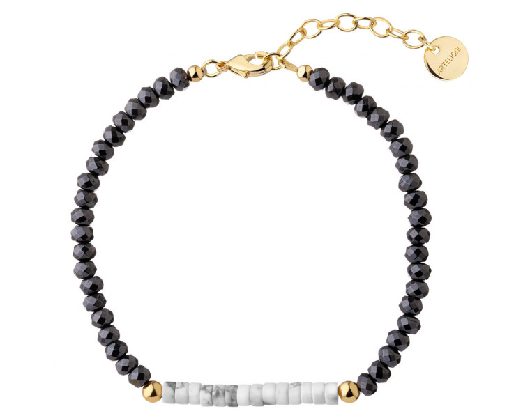 Gold-plated brass bracelet with hematites and howlite